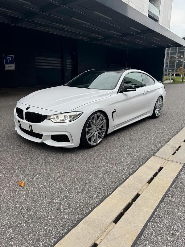 Weiß Gebraucht 2014 BMW 435 M Sport Coupé | 23.900 € (Teuer) - Bild 1/4