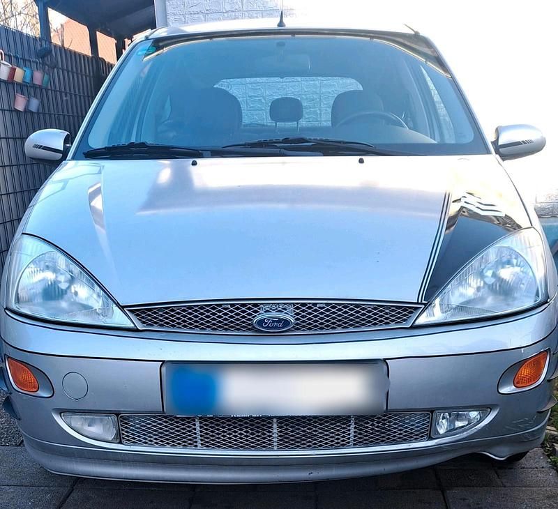 Gebraucht Ford Focus 101 PS (74 kW) 1999 Silber Kleinwagen