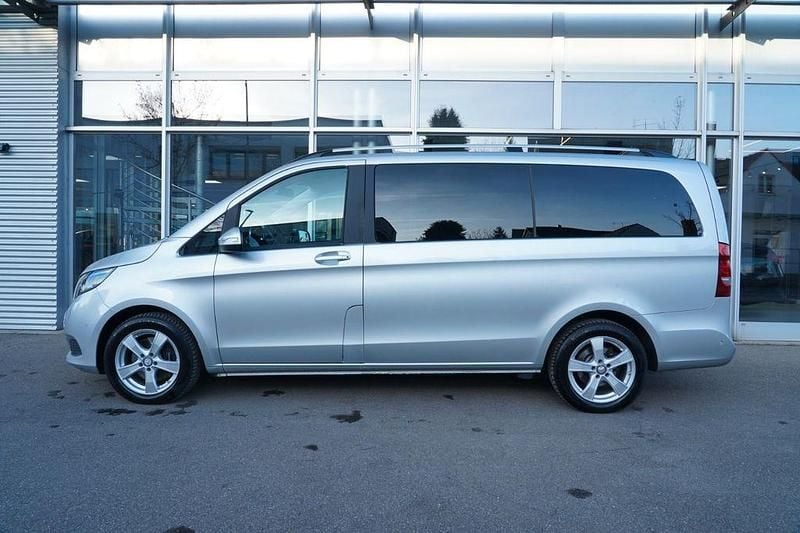 Gebraucht Mercedes V250 Edition 190 PS (139 kW) 2015 Silber Van / Kleinbus