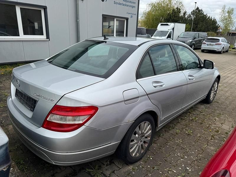 Gebraucht Mercedes C200 184 PS (135 kW) 2007 Iridiumsilber  metalliclack Limousine