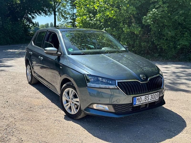Schwarz Gebraucht 2020 Skoda Fabia Ambition Kleinwagen | 13.800 € (Fairer Preis) - Bild 1/4