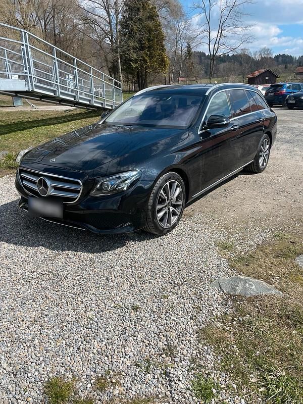 Gebraucht Mercedes E350 258 PS (189 kW) 2018 Schwarz Kombi