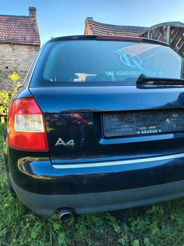 Blau Gebraucht 2003 Audi A4 Kombi | 900 € (Guter Preis) - Bild 1/4