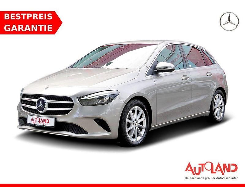 Grau Gebraucht 2020 Mercedes B220 Progressive Van / Kleinbus | 27.950 € (Fairer Preis) - Bild 1/4