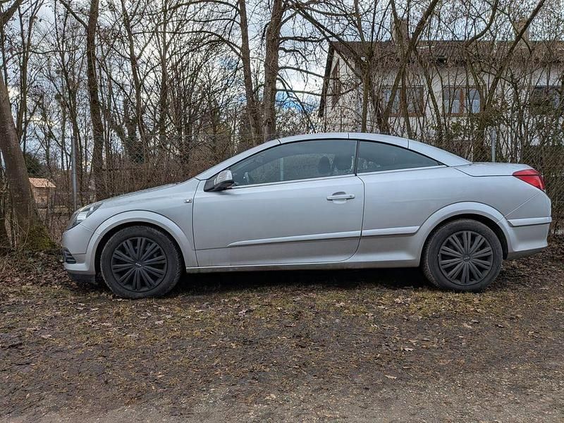 Gebraucht Opel Astra Cabriolet 140 PS (102 kW) 2007 Silber Cabrio