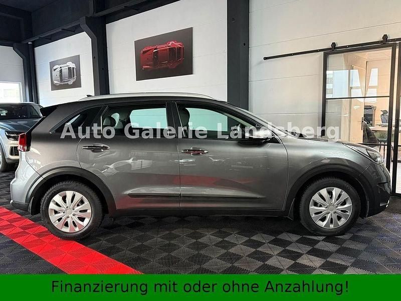 Gebraucht Kia Niro Spirit 105 PS (77 kW) 2016 Grau SUV