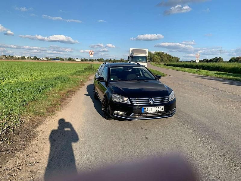 Gebraucht VW Passat Highline 160 PS (117 kW) 2011 Schwarz Kombi