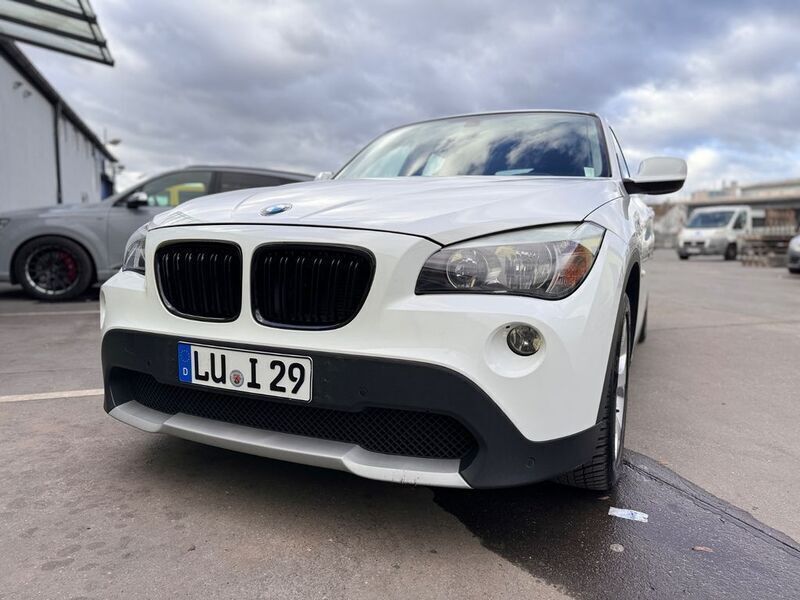 Weiß Gebraucht 2010 BMW X1 SUV | 5.899 € (Fairer Preis) - Bild 1/4