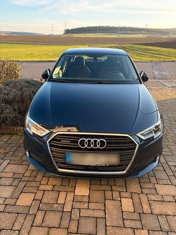 Gebraucht Audi A3 Design 184 PS (135 kW) 2019 Blau Limousine