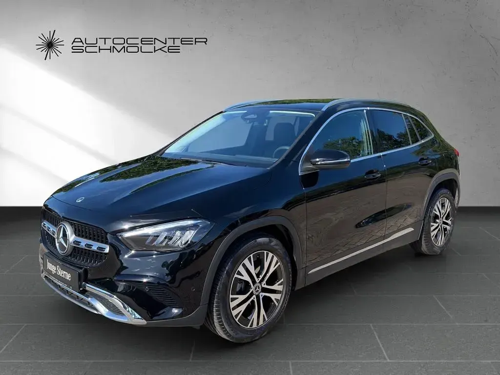 Gebraucht Mercedes GLA180 Advanced 136 PS (100 kW) 2025 Unilack nachtschwarz SUV
