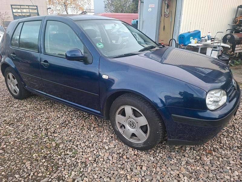 Blau Gebraucht 2003 VW Golf IV Limousine | 1.500 € (Fairer Preis) - Bild 1/2