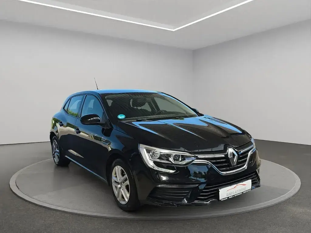 Gebraucht Renault Mégane Life 101 PS (74 kW) 2016 Schwarz Limousine