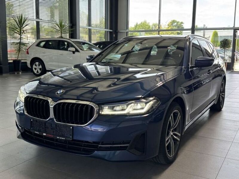 Phytonicblau metallic Gebraucht 2020 BMW 520 Kombi | 29.990 € (Fairer Preis) - Bild 1/2