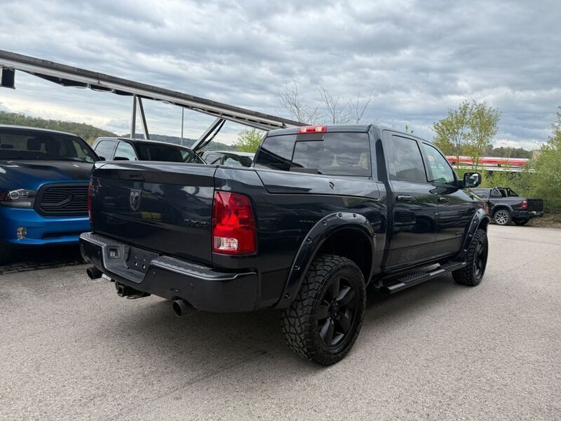 Second-hand Dodge Ram 401 CP (294 kW) 2018 Albastru Pickup