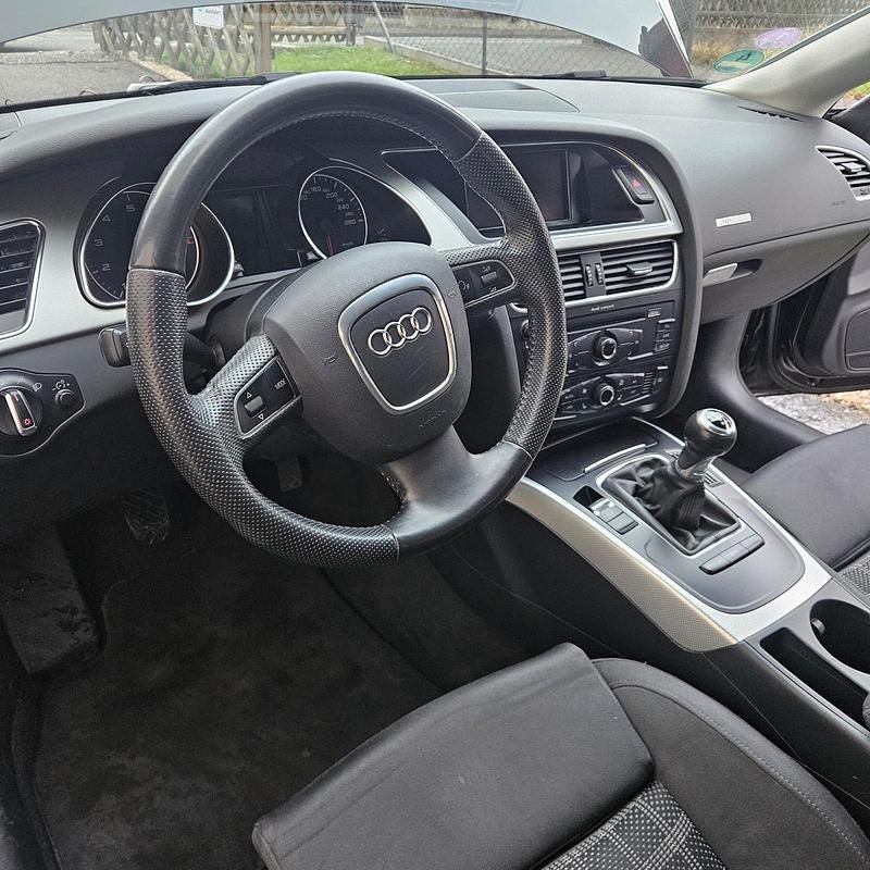 Gebraucht Audi A5 Sportback 160 PS (117 kW) 2011 Schwarz Kleinwagen