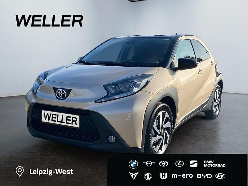 Beige Neu 2025 Toyota Aygo X SUV | 16.890 € - Bild 1/3
