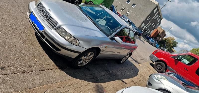 Silber Gebraucht 1997 Audi A4 Limousine | 550 € (Superpreis) - Bild 1/4