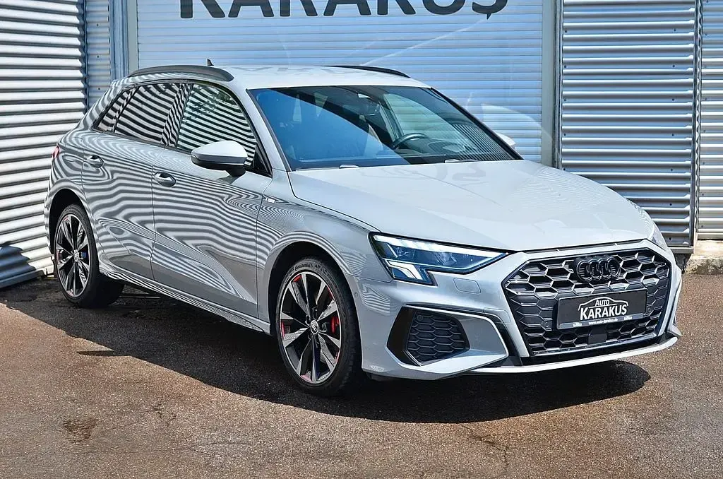 Gebraucht Audi A3 e-tron S-line plus 245 PS (180 kW) 2022 Grau Kleinwagen