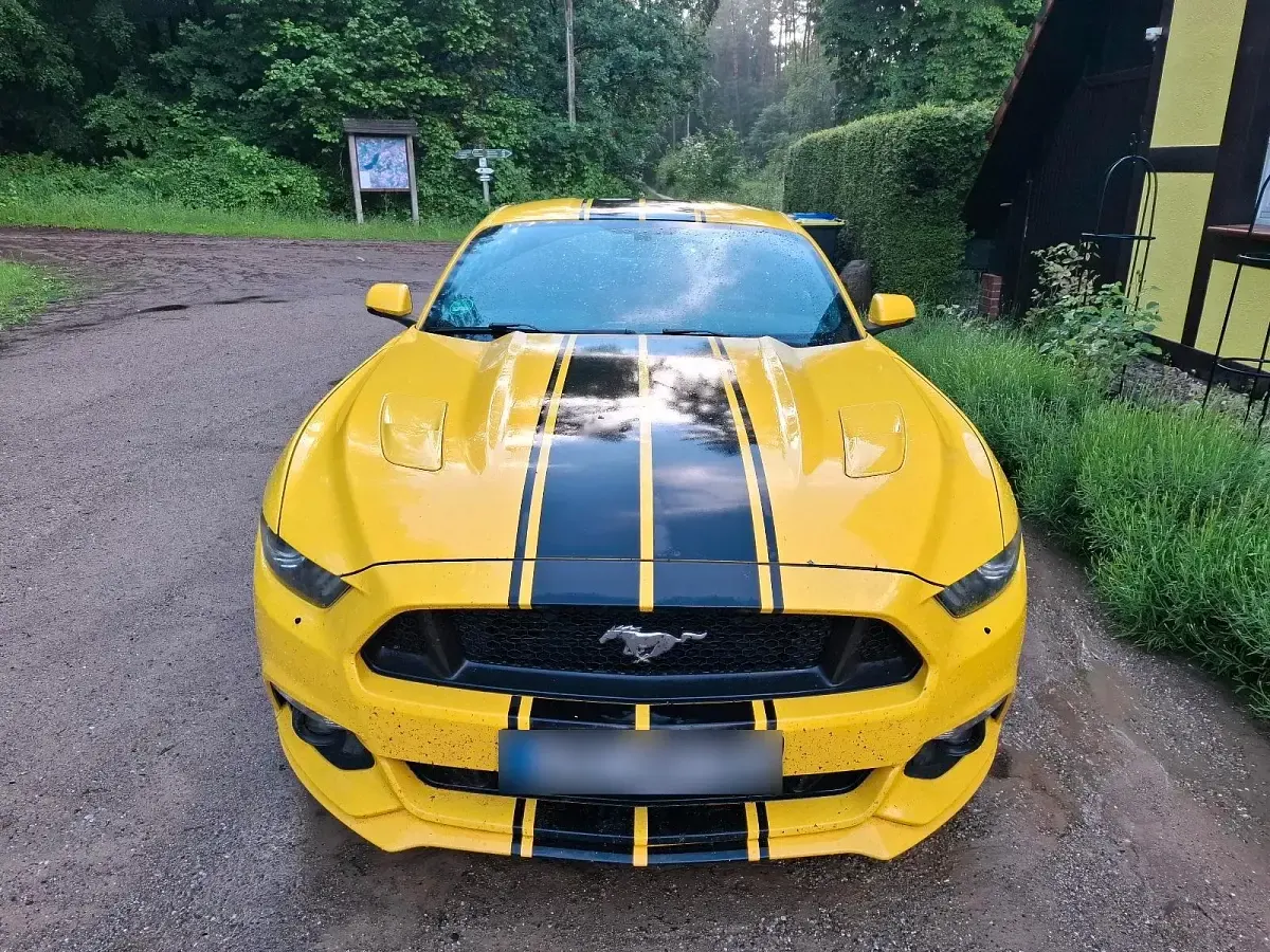 Gebraucht Ford Mustang GT 428 PS (314 kW) 2015 Gelb Coupé