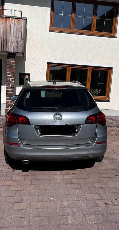 Gebraucht Opel Astra 165 PS (121 kW) 2013 Silber Kombi