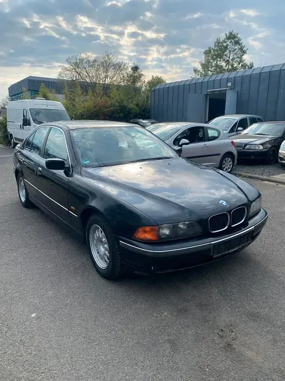 Gebraucht BMW 520 150 PS (110 kW) 1999 Schwarz Limousine