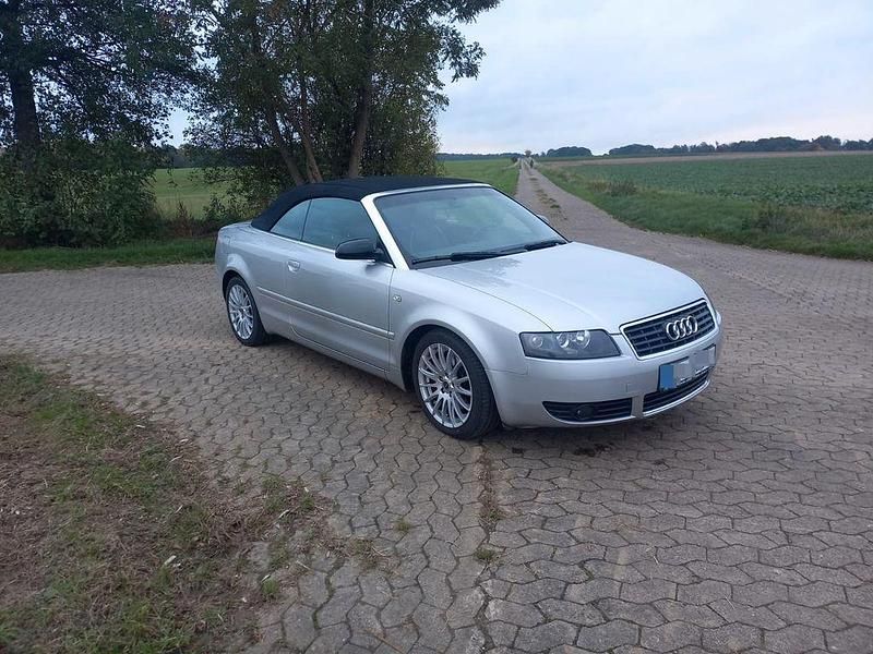 Silber Gebraucht 2004 Audi Cabriolet Sport Cabrio | 6.990 € (Fairer Preis) - Bild 1/4