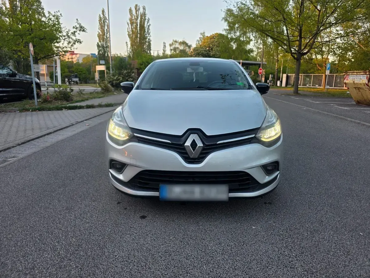 Gebraucht Renault Clio IV LIMITED 90 PS (66 kW) 2016 Silber Kleinwagen