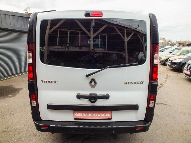 Gebraucht Renault Trafic 146 PS (107 kW) 2018 Weiß Van / Kleinbus