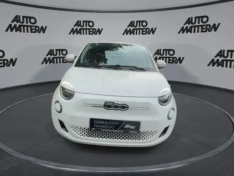 Gebraucht Fiat 500e 86 kW (118 PS) 2024 Colore esterno (arktis weiß) Limousine