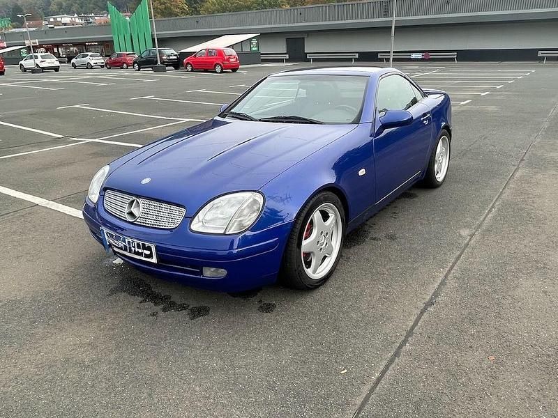 Blau Gebraucht 1998 Mercedes SLK230 Cabrio | 6.200 € (Fairer Preis) - Bild 1/4