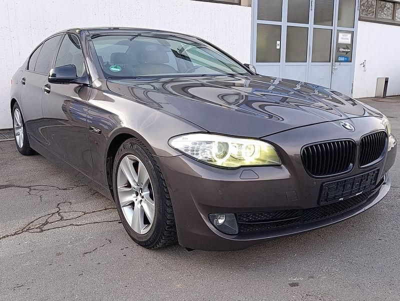 Gebraucht BMW 528 258 PS (189 kW) 2010 Grau Limousine