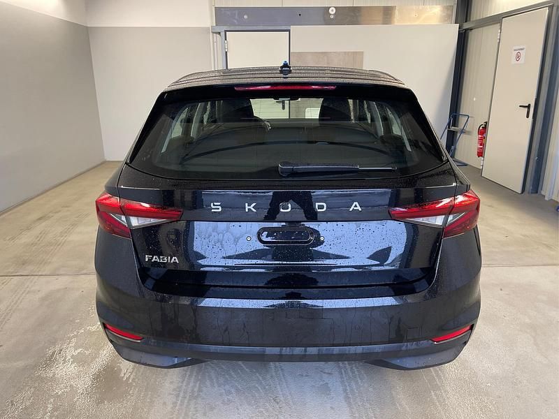 Neu Skoda Fabia Selection 95 PS (69 kW) 2025 [1z1z] black magic metallic [1z1z] black magic metallic Kleinwagen