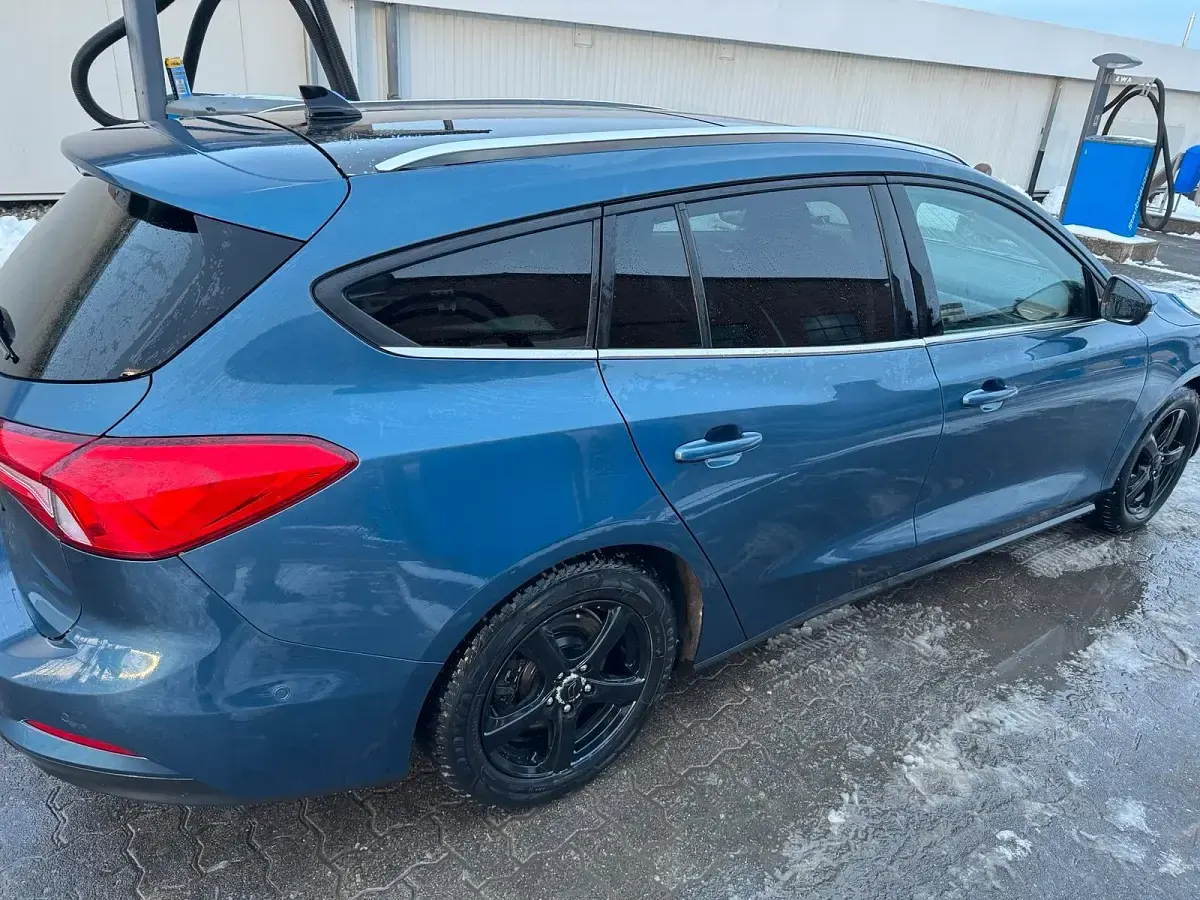 Gebraucht Ford Focus Titanium X 150 PS (110 kW) 2020 Blau Kombi