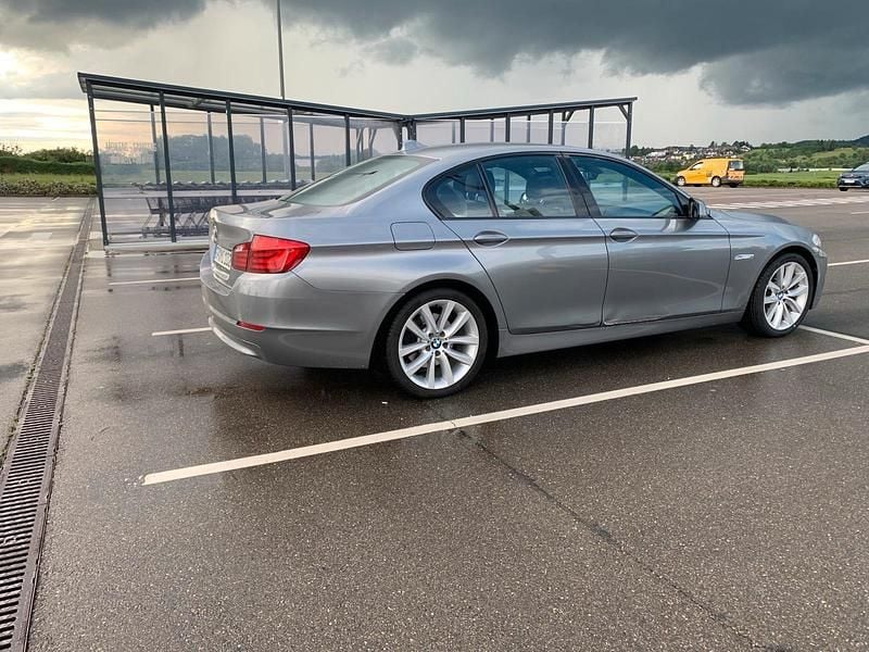 Gebraucht BMW 525 204 PS (150 kW) 2010 Silber Limousine