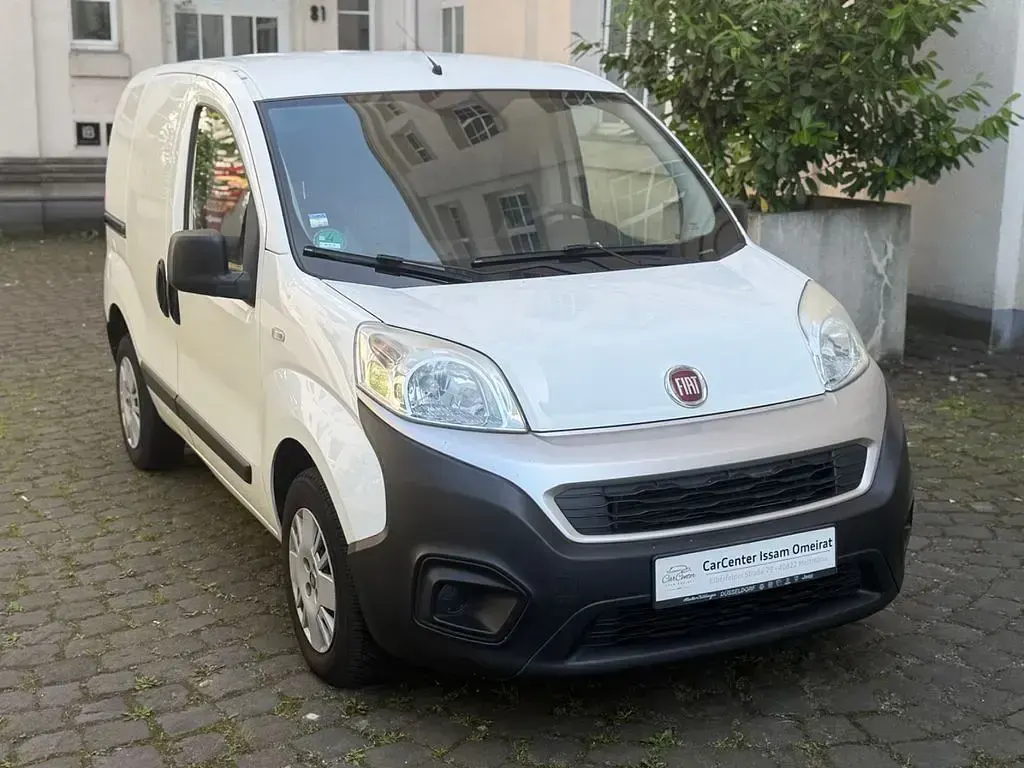Gebraucht Fiat Fiorino 80 PS (58 kW) 2016 Weiß Van / Kleinbus