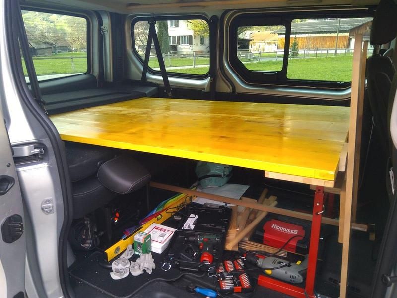 Second-hand Nissan NV300 145 CP (106 kW) 2017 Argintiu Van