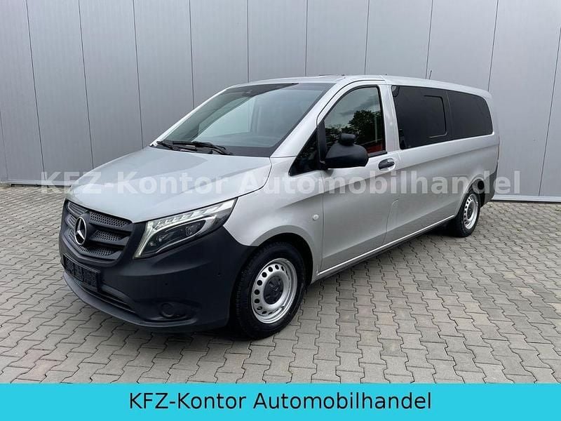 Silber Gebraucht 2020 Mercedes Vito Van / Kleinbus | 26.980 € (Fairer Preis) - Bild 1/4