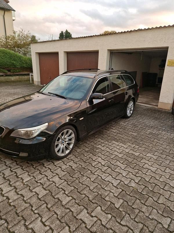 Gebraucht BMW 520 163 PS (119 kW) 2007 Schwarz Kombi