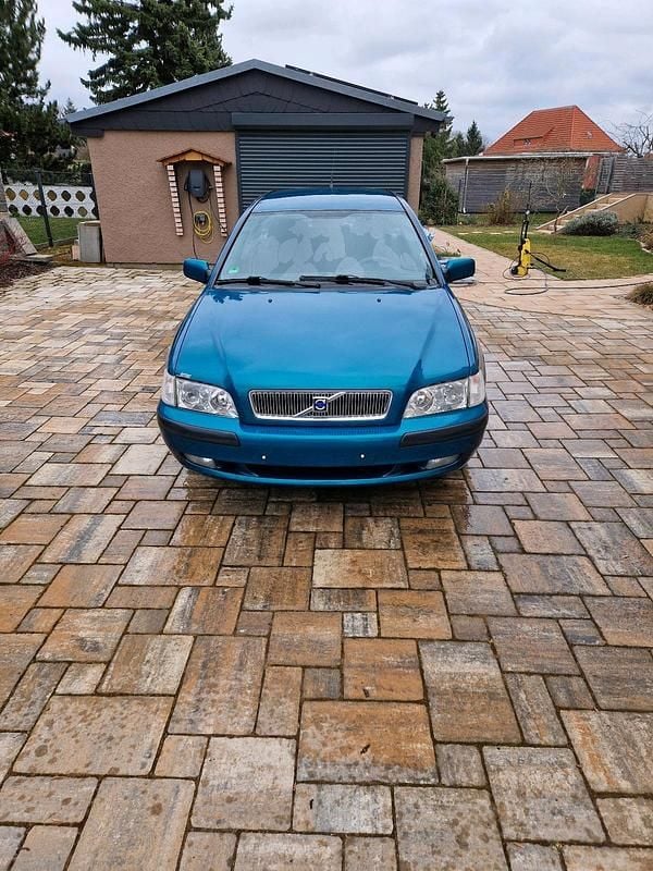 Gebraucht Volvo V40 140 PS (102 kW) 2002 Grün Kombi