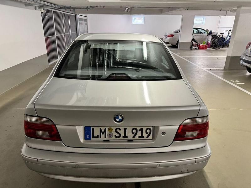 Gebraucht BMW 520 Lifestyle 170 PS (125 kW) 2003 Silber Limousine
