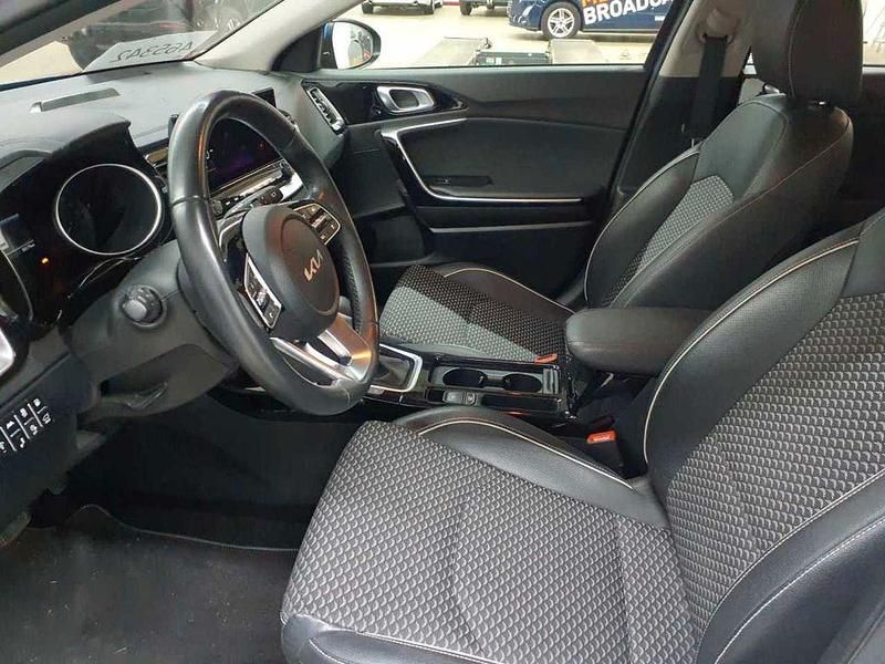 Gebraucht Kia Ceed Sportswagon Spirit 105 PS (77 kW) 2022 Blue flame metallic Kombi