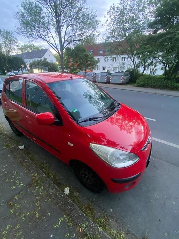 Gebraucht Hyundai i10 75 PS (55 kW) 2009 Rot Kleinwagen
