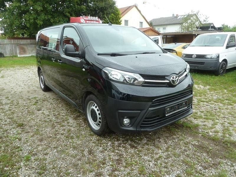 Schwarz Gebraucht 2020 Toyota Proace Comfort Van | 13.990 € - Bild 1/4