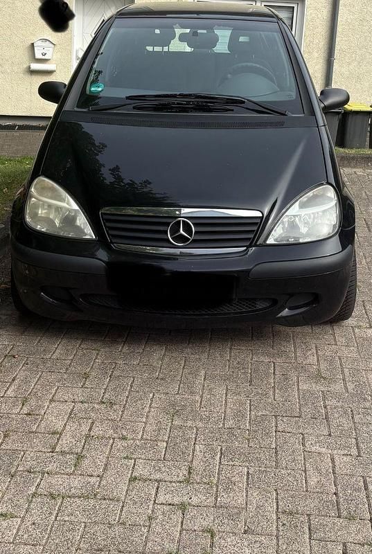 Schwarz Gebraucht 2000 Mercedes A140 Avantgarde Kleinwagen | 1.000 € (Fairer Preis) - Bild 1/4