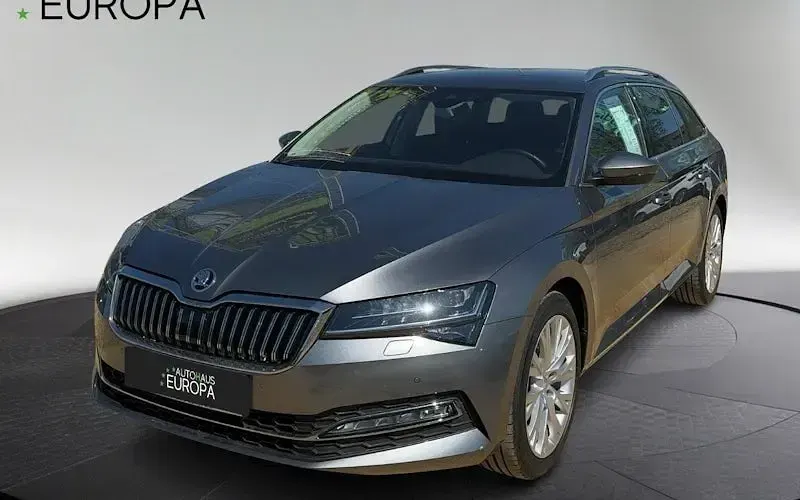Gebraucht Skoda Superb Style 200 PS (147 kW) 2023 Grau Kombi