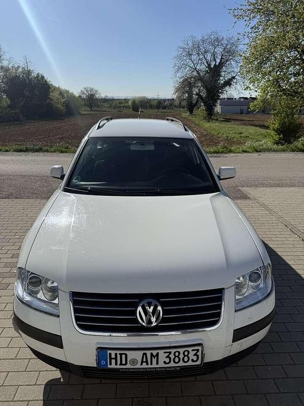 Gebraucht VW Passat 131 PS (96 kW) 2002 Weiß Kombi