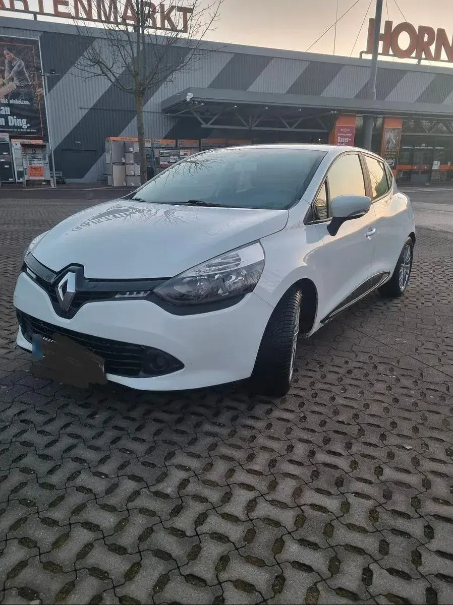 Używany Renault Clio IV Initiale Paris 73 KM (53 kW) 2014 Biały Hatchback