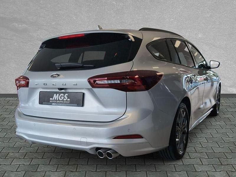 Neu Ford Focus ST-Line 155 PS (114 kW) 2025 Moondust silver metallic Limousine