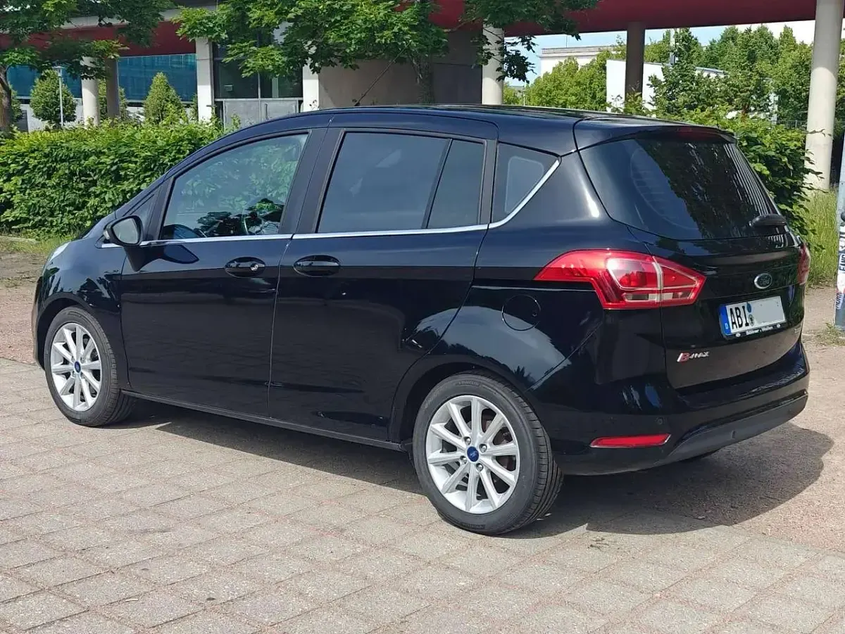 Gebraucht Ford B-MAX Titanium 101 PS (74 kW) 2017 Schwarz Van / Kleinbus