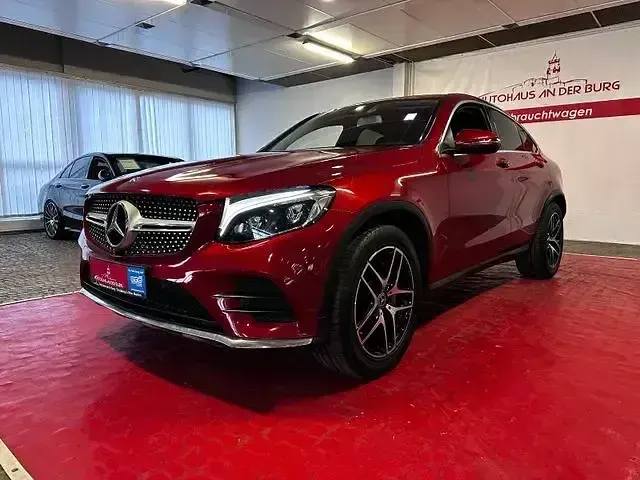 Gebraucht Mercedes GLC300 AMG line Plus 245 PS (180 kW) 2017 Rot SUV